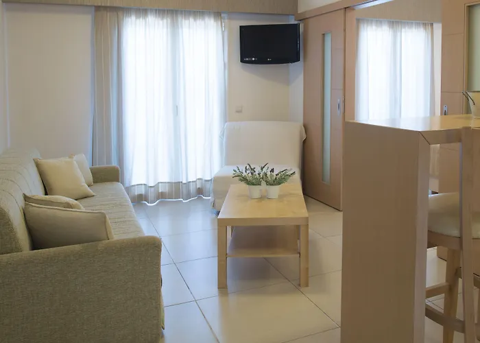 Apart Otel Philip Pylos