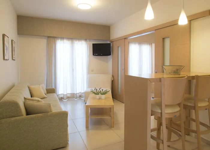 Philip Apart Otel Pylos